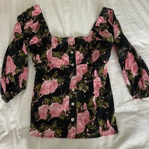 NWT - WAYF Aberdine Puff top - M